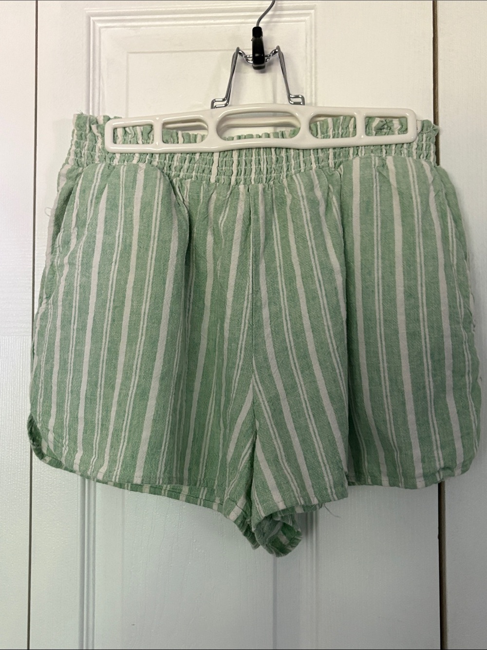 Uncharted Threads Green and White Striped Button-Up Top and matching shorts Med. - Picture 4 of 12